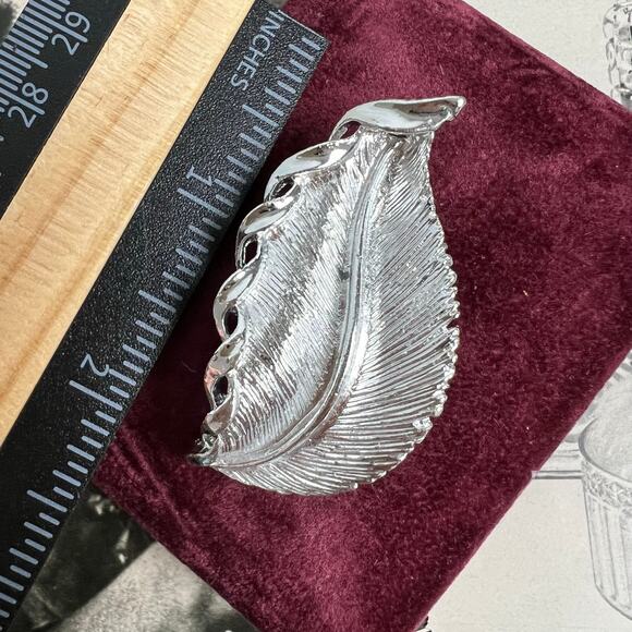 Vintage 1960s Gerry’s Silver Tone Leaf Brooch Pin Elegant Nature Jewelry - Picture 8 of 9